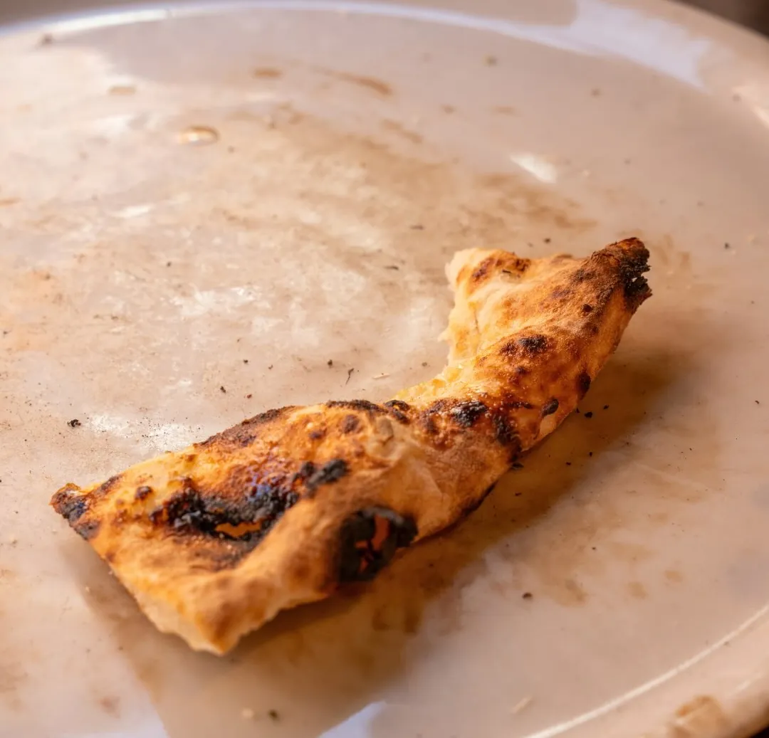 Il ne reste qu’un bout de croûte dans l’assiette